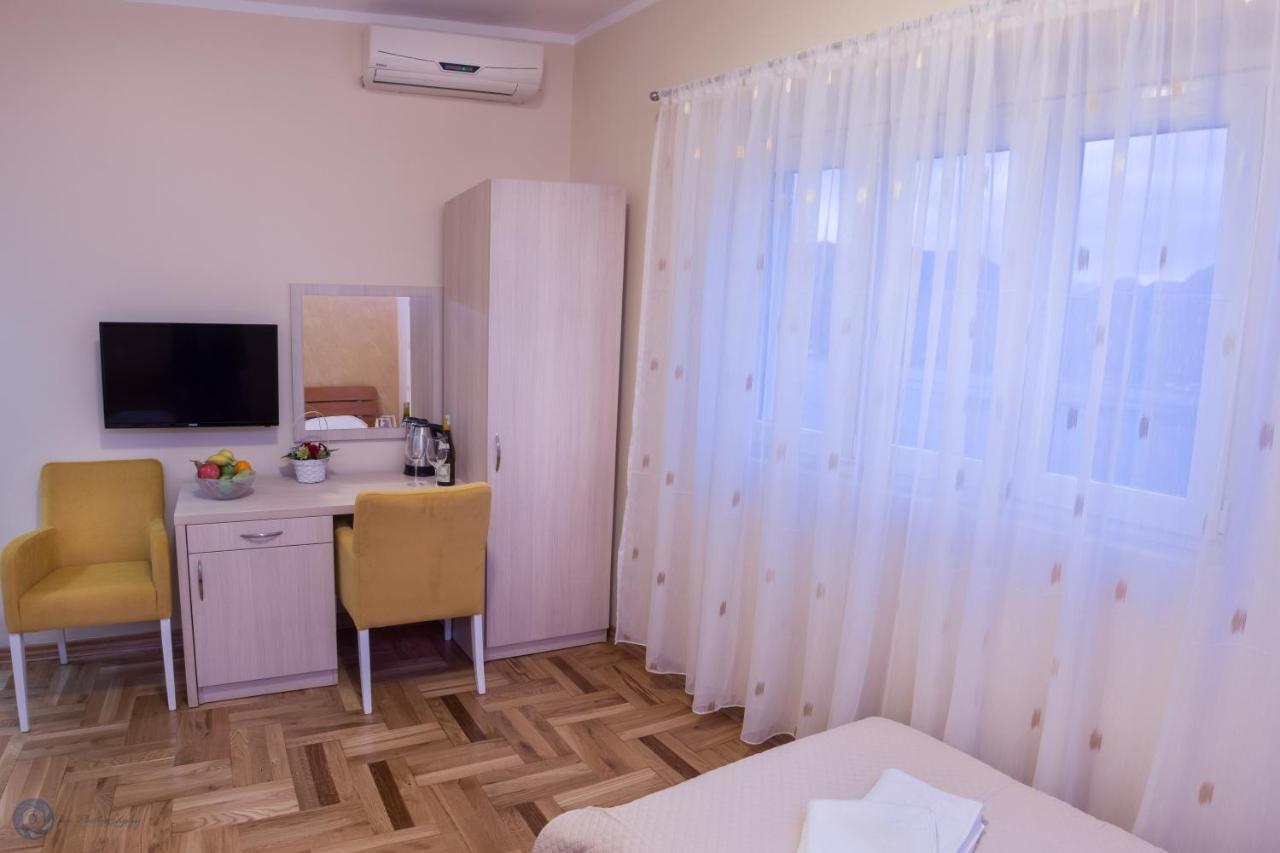 Apartments Vila Marija Kotor Buitenkant foto