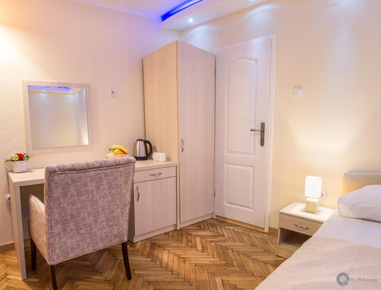 Apartments Vila Marija Kotor Buitenkant foto